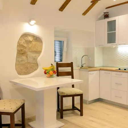 Veli Varos Old Town Deluxe Centre Apartamento *