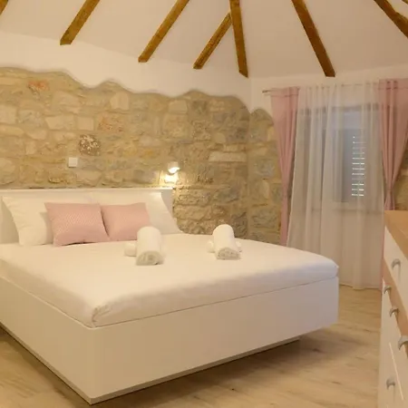 아파트 Veli Varos Old Town Deluxe Centre *